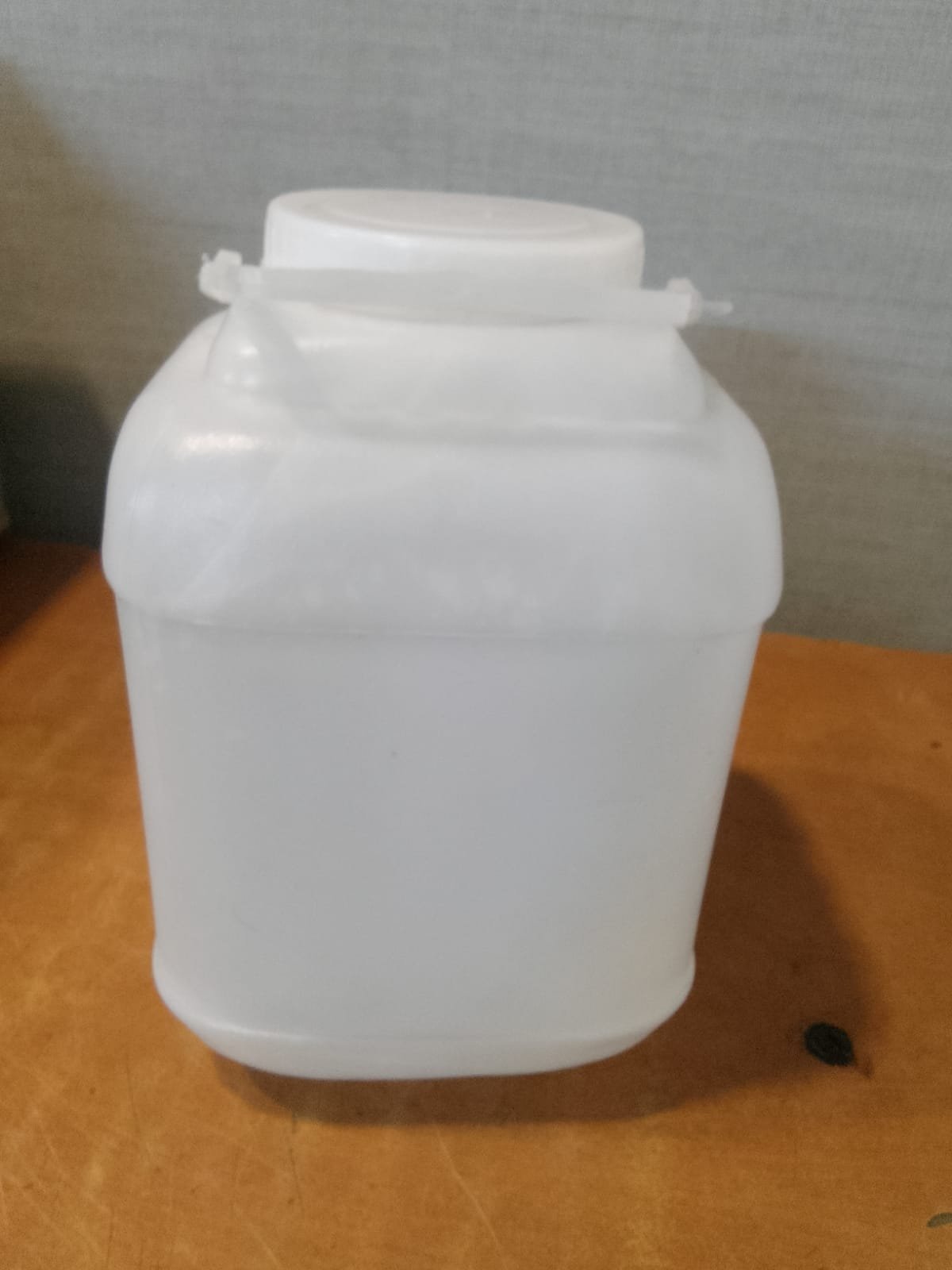 gel20bottle20499.jpg GEL BOTTLE